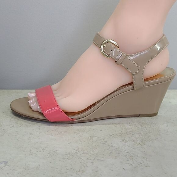 CL by Laundry Wedge Sandals - Picture 9 of 10